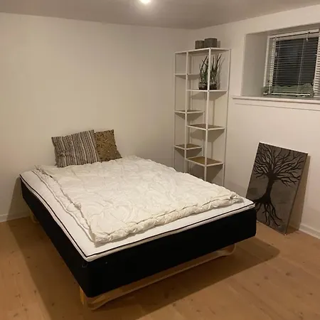 Vaerelse Med Eget Kokken Og Bad Appartement
