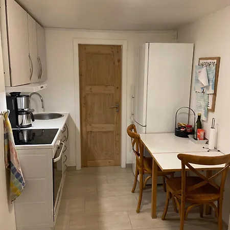 Appartement Vaerelse Med Eget Kokken Og Bad *